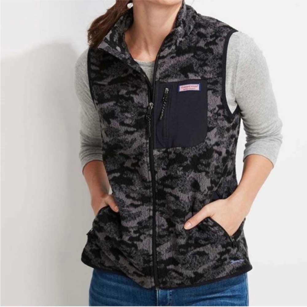 Vineyard Vines camouflage vest SZ M